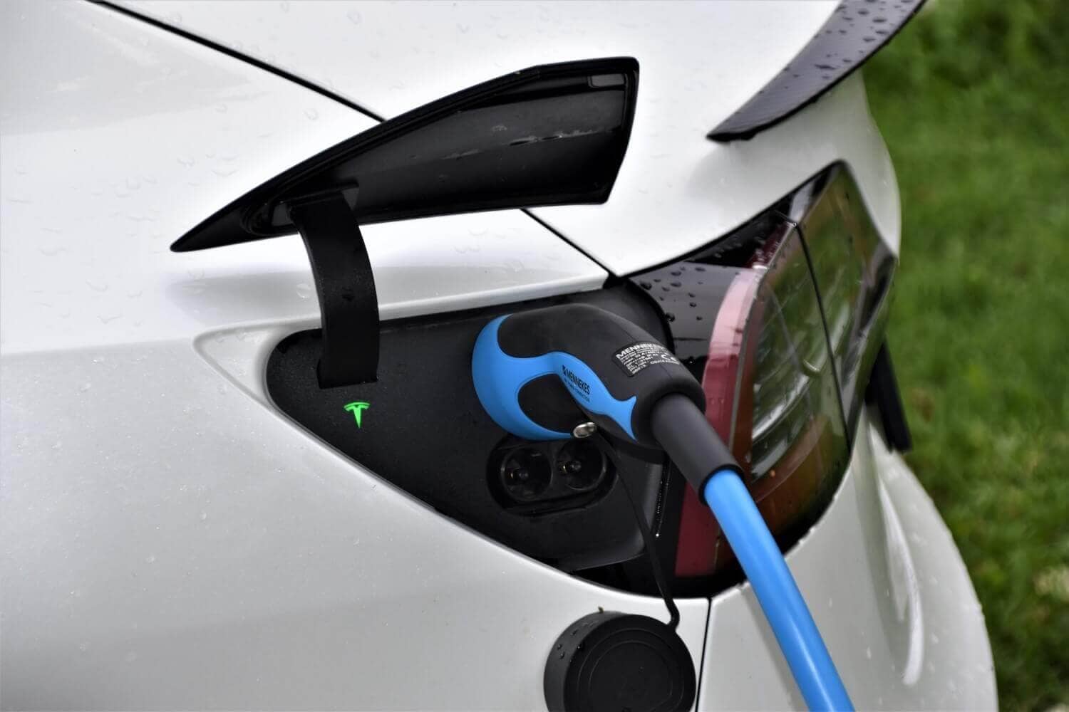 Sayar: Elektrikli Otomobile Geçiş Yılı 2025 Olacak